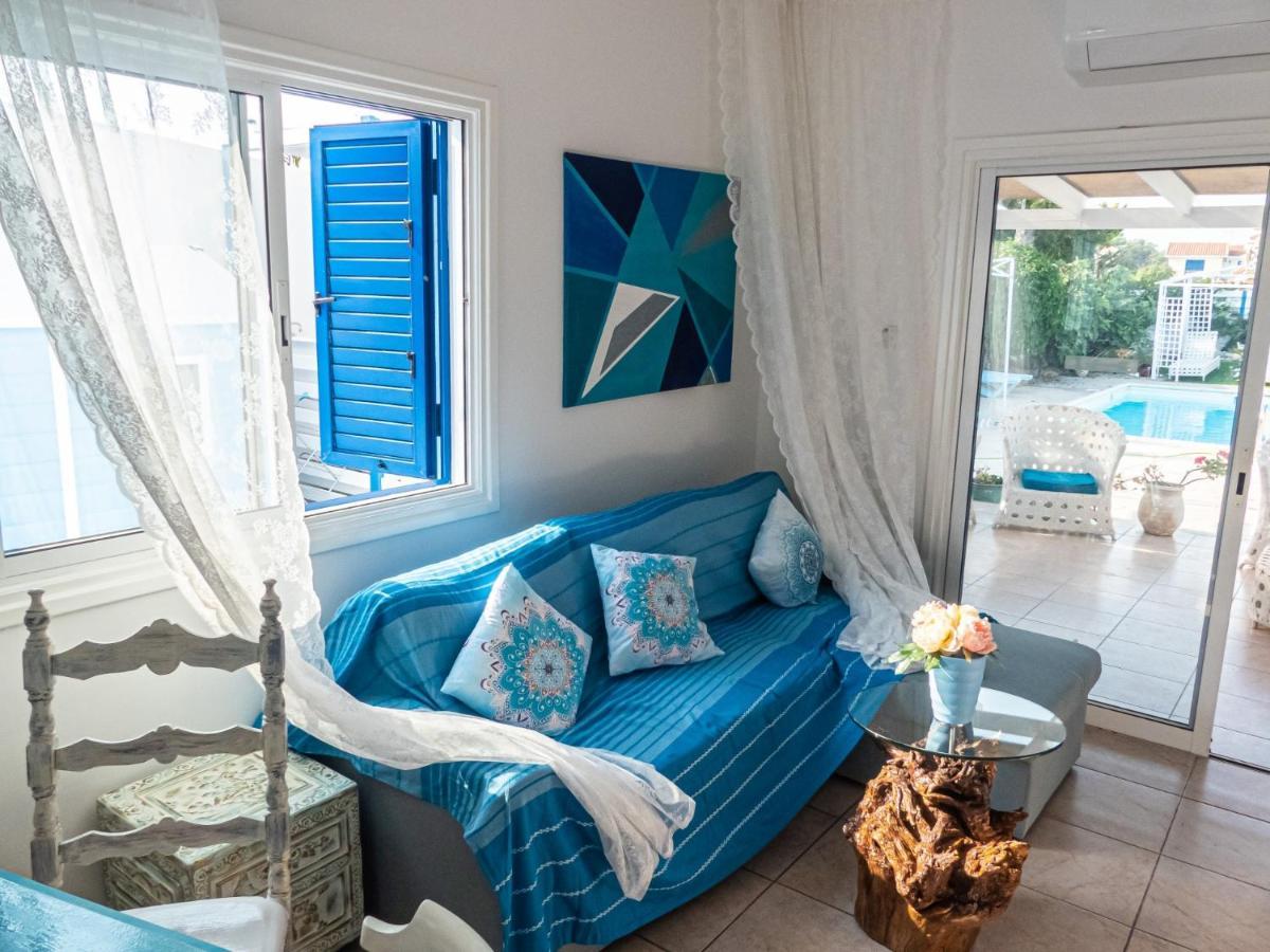 Greek Island Style 2 Bedroom Villa With Pool Next To The Sea لارنكا المظهر الخارجي الصورة