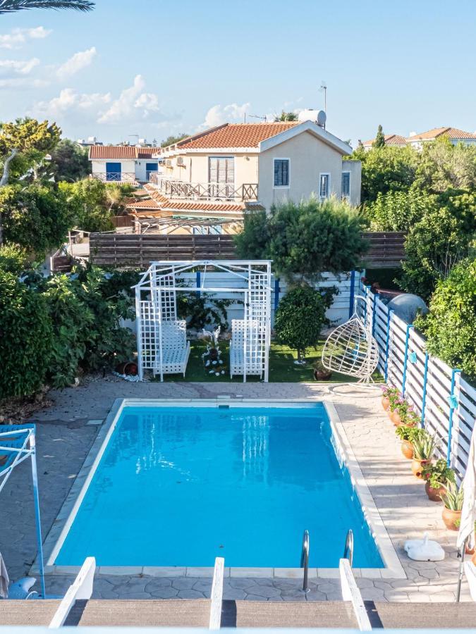 Greek Island Style 2 Bedroom Villa With Pool Next To The Sea لارنكا المظهر الخارجي الصورة